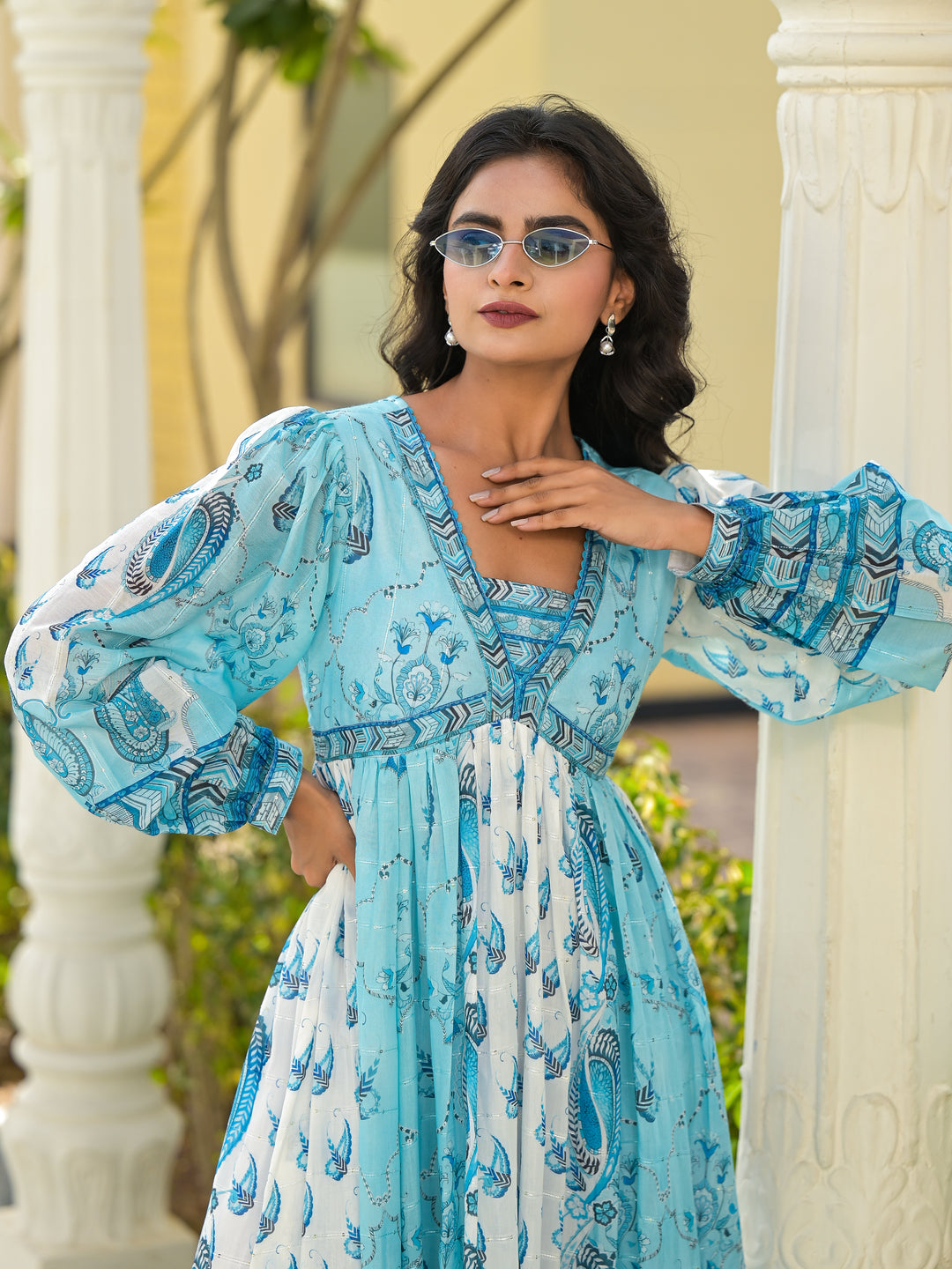 VENUSTUS - ALIA CUT DRESS