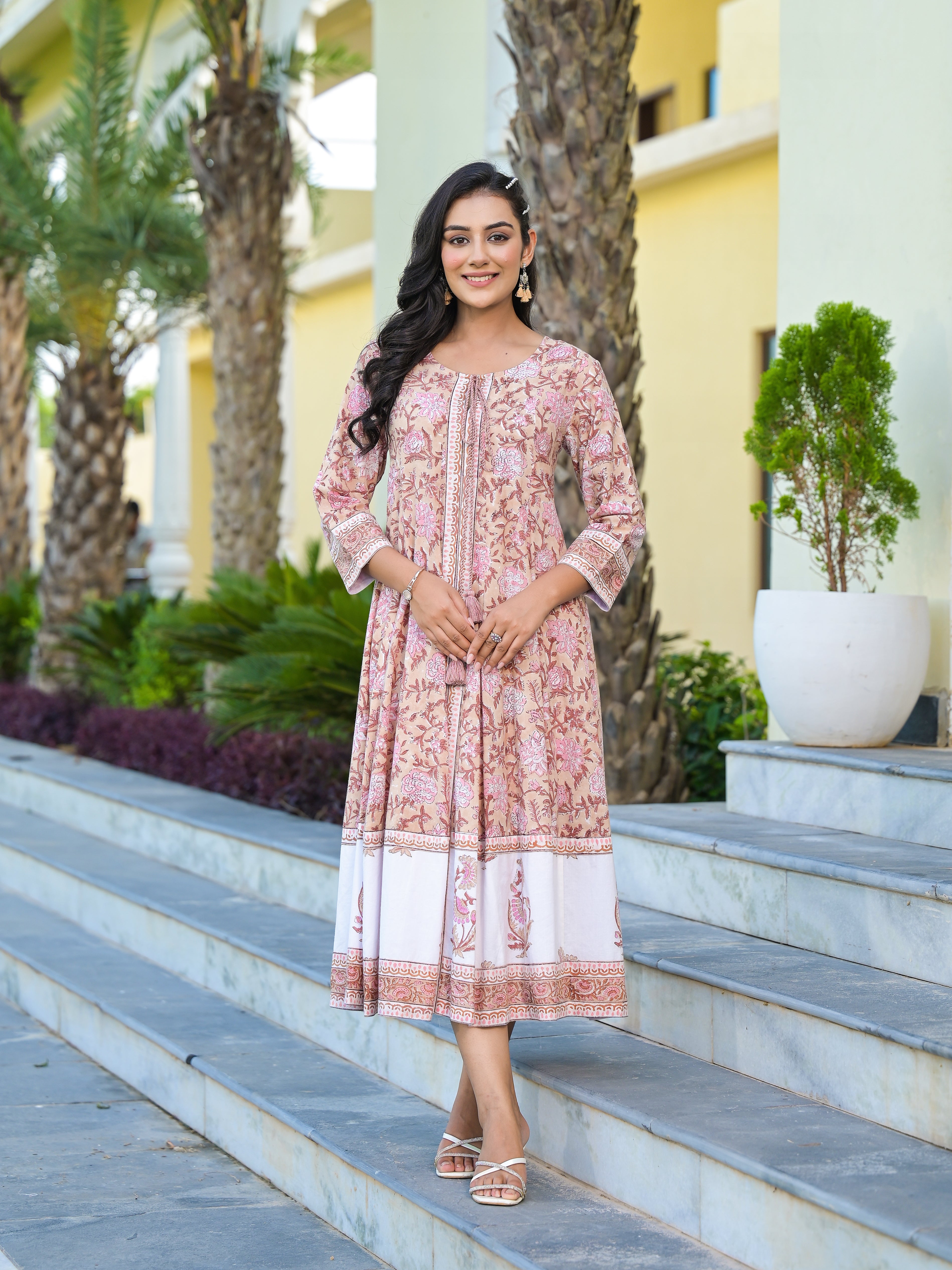 ＜made in INDIA＞Art motif print 羽織りシャツ Buy Green Printed Anarkali Suit Set In Tussar Silk