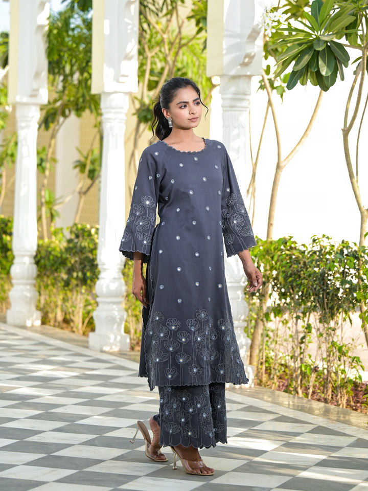 VAAMI - SCALLOP KURTA & PALAZZO (GREY)