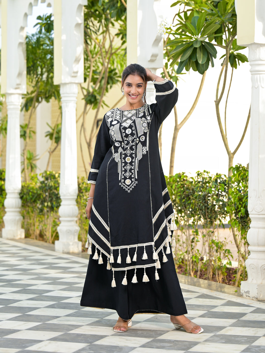 VAAMI - SCALLOP KURTA & PALAZZO (BLACK)